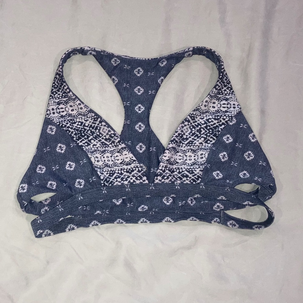 O’Neill or Rip curl bikini top size large grey reversible.